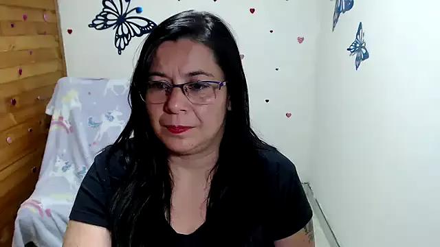 lilisa777 on StripChat 
