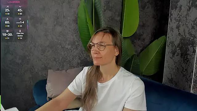 Lillian_White on StripChat 