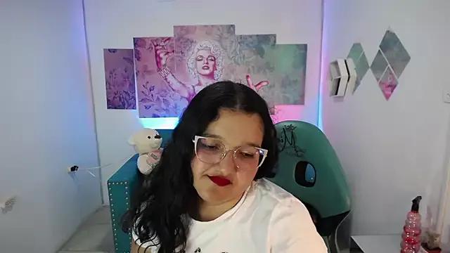Lily_rousee_m on StripChat