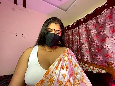 LouleyRanii on StripChat 