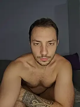 Freechat Lovebackground on StripChat