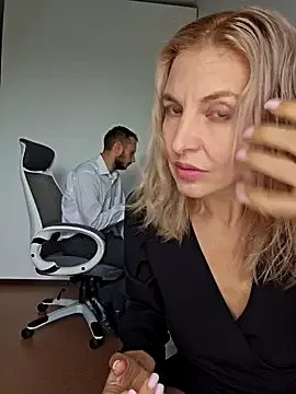 Freechat Lovebackground on StripChat