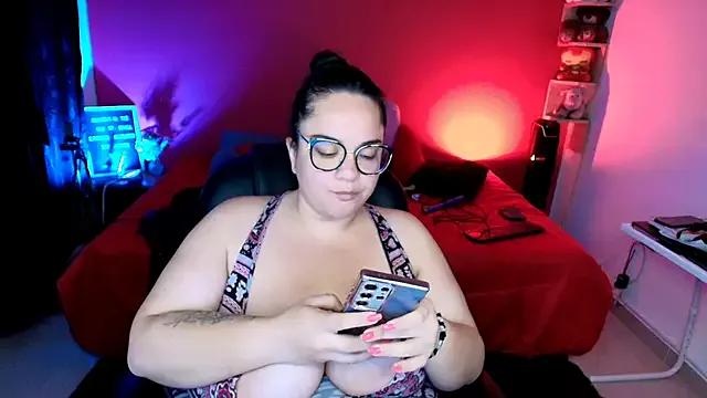 lulubigtitts1 on StripChat 