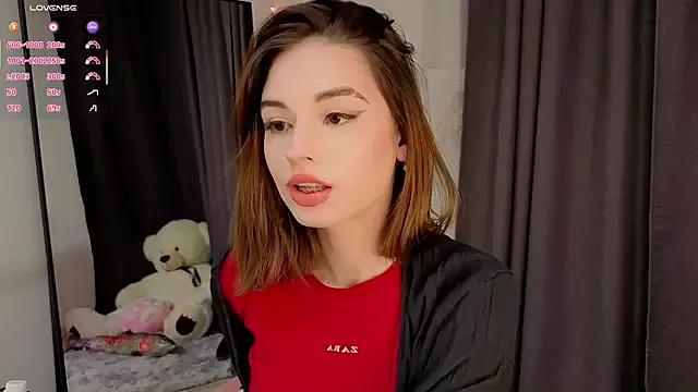 Freechat LunaraRada on StripChat