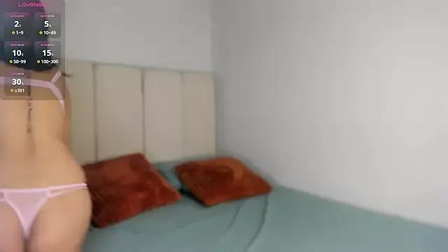 Lunita_naughty — Take off my top and play with my boobs.
