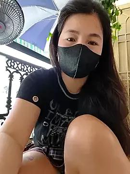 lyna_bl — spray in your face