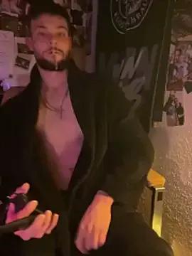 Mexxwell69 on StripChat 