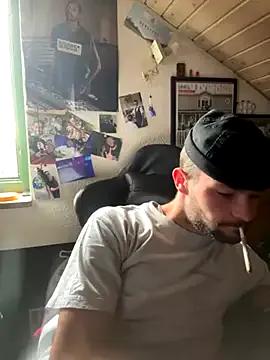 Mexxwell69 on StripChat 