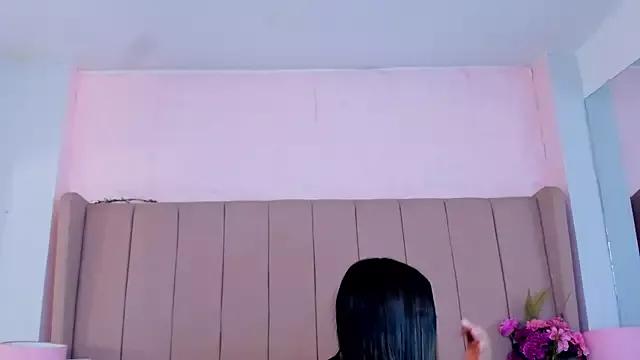 MollyBigBoobs12 on StripChat 