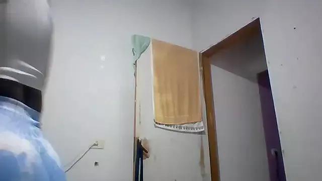 Nandinha777 on StripChat 