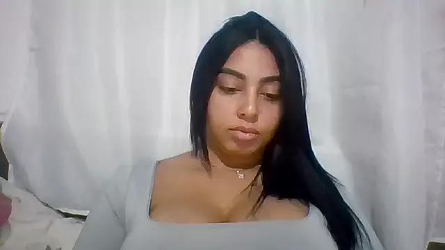 Nandinha777 on StripChat 