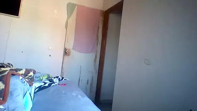 Nandinha777 on StripChat 