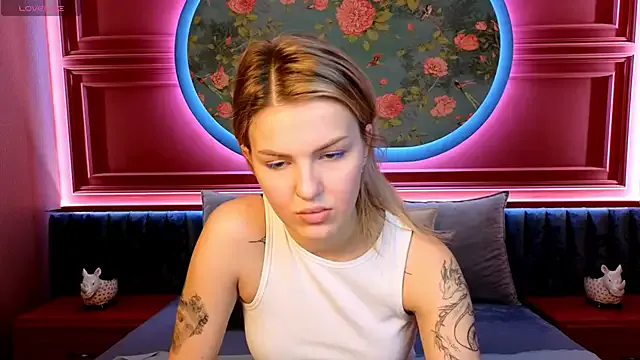 StripChat NaomiSol is Freechat NaomiSol — SHOW TONGUE AND BITE LIP