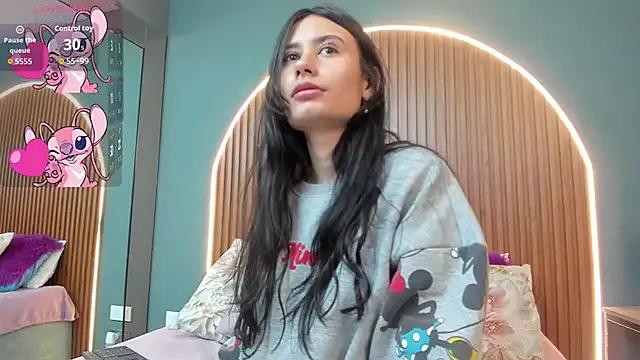 NayeCloud — Footjob & fingering 