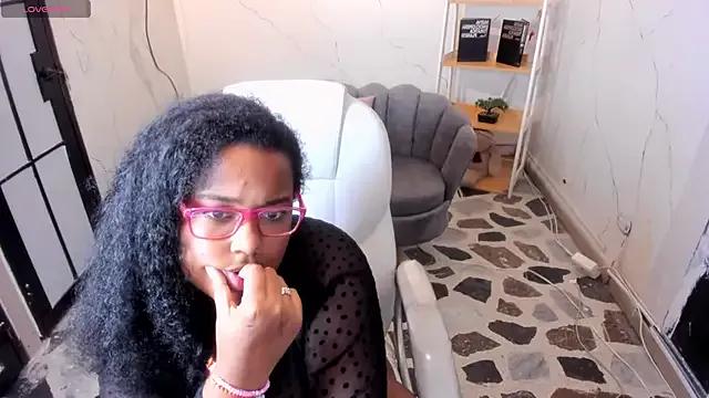 nikkieMoe on StripChat