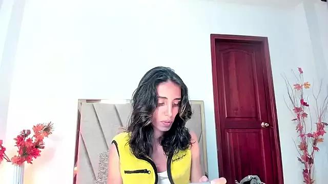 Nina_Cavaali on StripChat 
