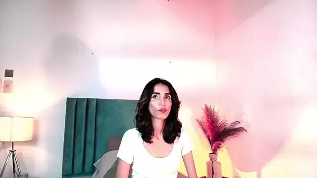 Nina_Cavaali on StripChat 