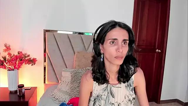 Nina_Cavaali on StripChat 