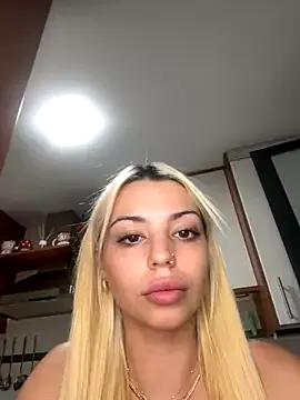 Noeliagglow — me toc con el juguete