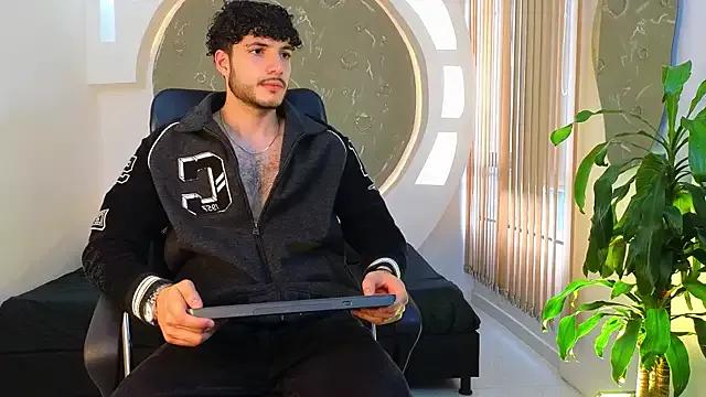 Rafael_Mendezz on StripChat 
