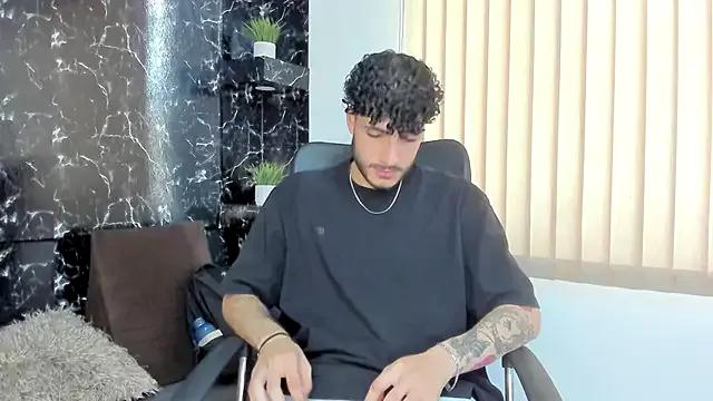 Rafael_Mendezz on StripChat 