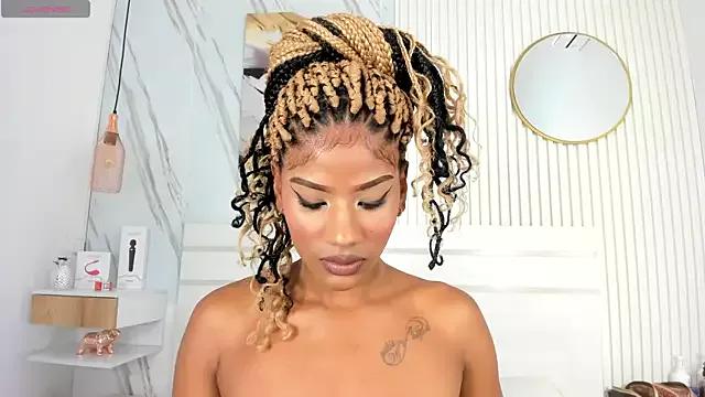 Sara_Lewwis on StripChat 