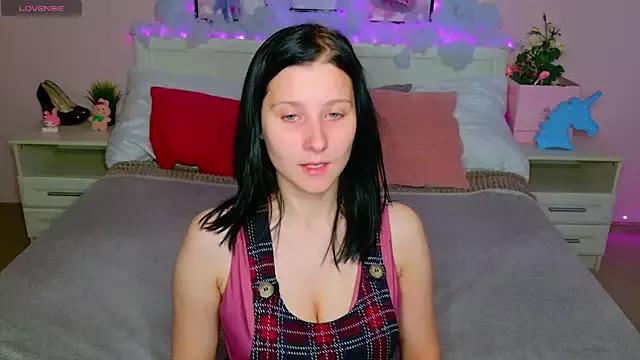 SarahStanley on StripChat 