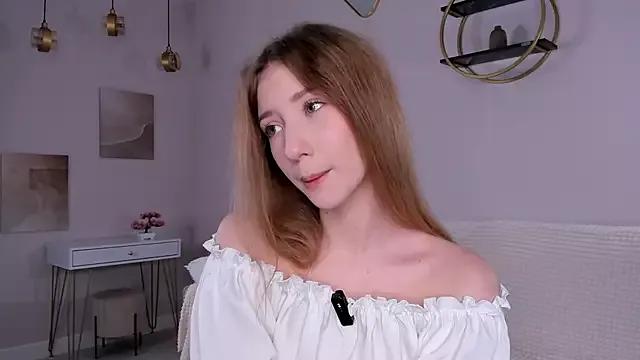 SunnivaCovil on StripChat 