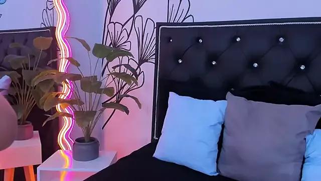 Sweet_Ariadna_ on StripChat 