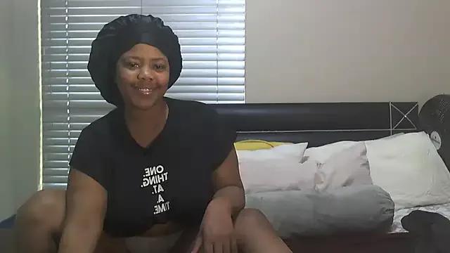 SweetBerryBliss on StripChat 