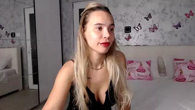 TessaStarr on StripChat 