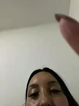 tu-bebitaa on StripChat 