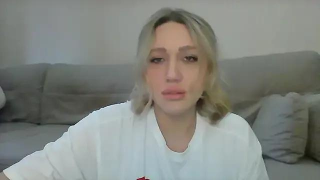 VickyLove047 on StripChat 