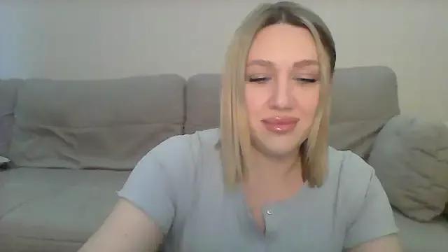 VickyLove047 on StripChat 