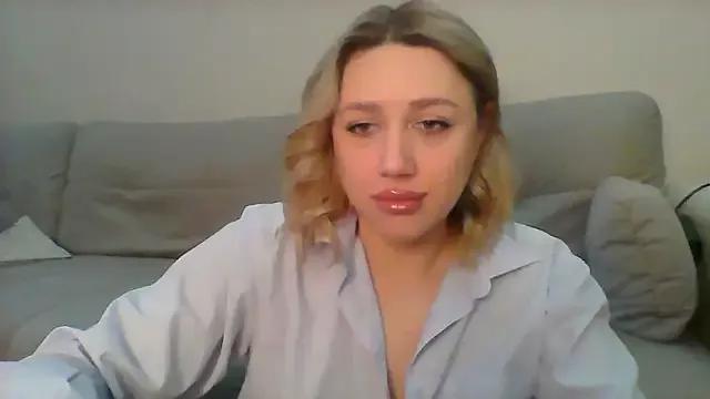 VickyLove047 on StripChat 