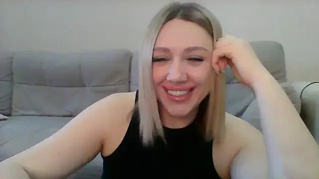 VickyLove047 on StripChat 