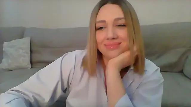 VickyLove047 on StripChat 