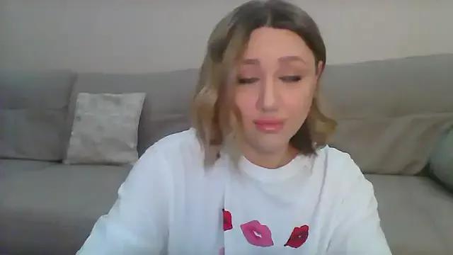 VickyLove047 on StripChat 