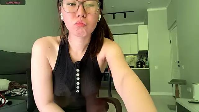 Wow_Akemi on StripChat