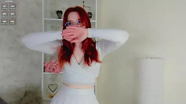 ZaraDarrel on StripChat 